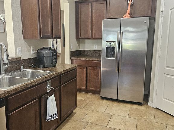 5th image of 2121 Betsy Ross Ln