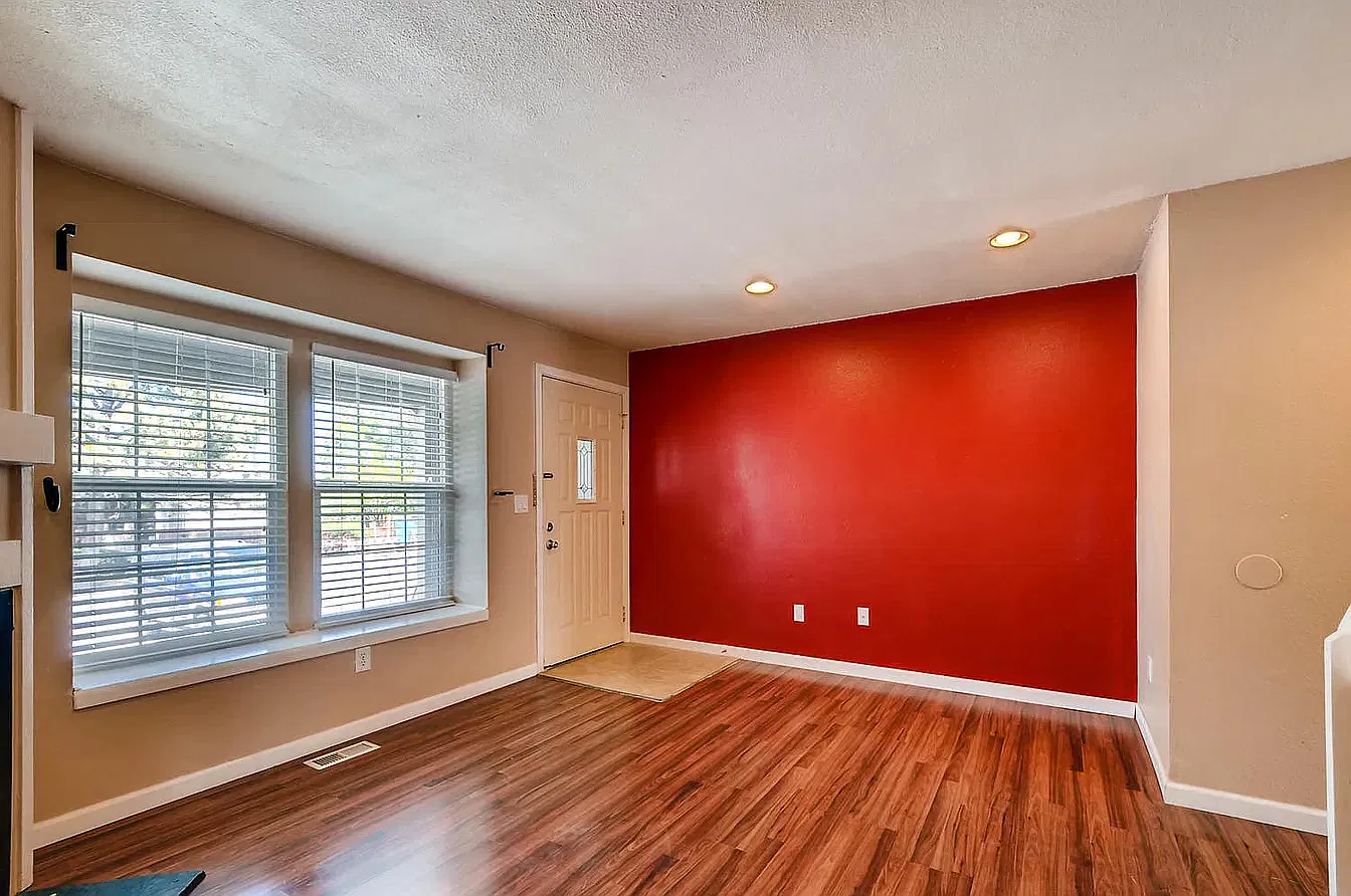 2 bed, 1088 sqft, $2,100 — Photo 2