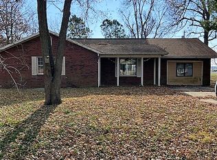 110 Hickory St, Charleston, MO 63882