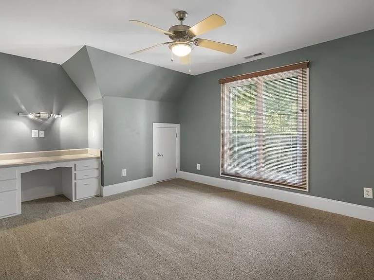 5909 Greenevers Dr — Photo 23