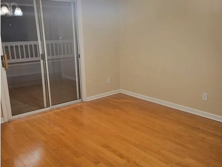 112 Breezewood Dr #E — Photo 10