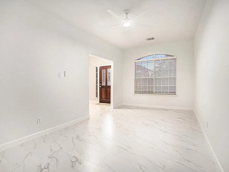 3811 Misty Falls Ln — Photo 16