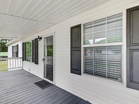 2nd image of 202 N Railroad Ave