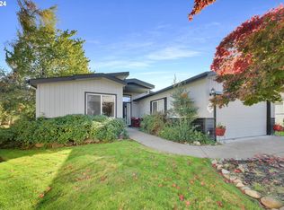 121 Andrew Dr, Cottage Grove, OR 97424