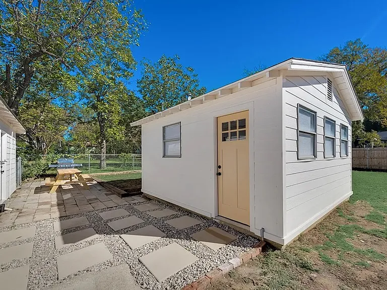 209 Westfork Dr — Photo 14