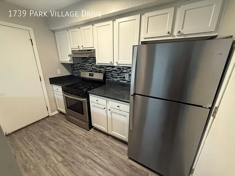 1739 Park Village Dr — Photo 14