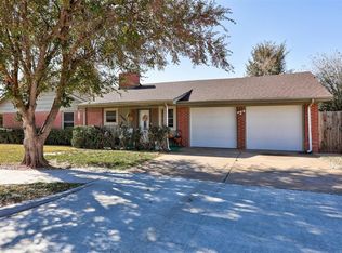 12001 Camelot Dr, Oklahoma City, OK 73120