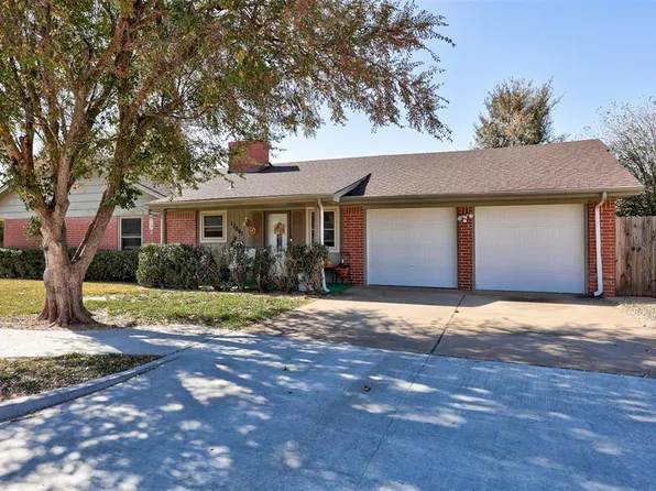 12001 Camelot Dr, Oklahoma City, OK 73120