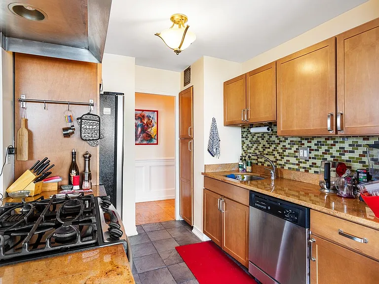 6040 Boulevard East #19B — Photo 9