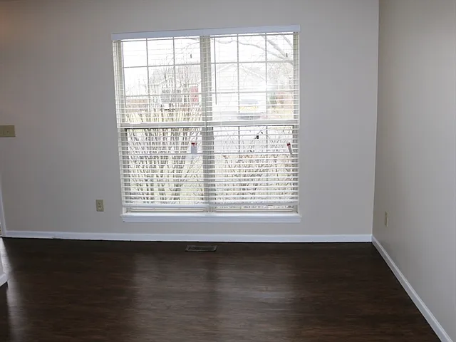 1053 Amherst Blvd — Photo 6