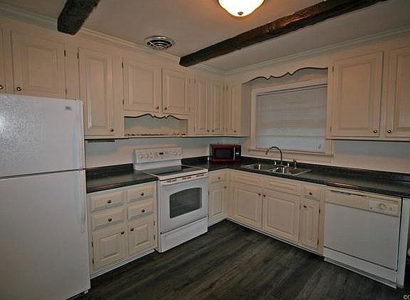 3rd image of 6907 Montauk Dr