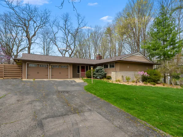 4428 Old Colony Rd, Kalamazoo, MI 49008