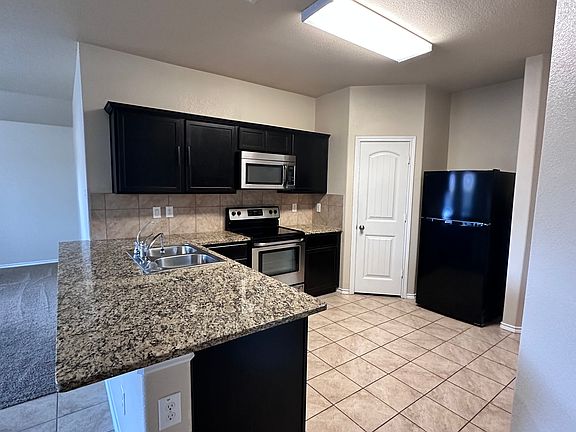 3rd image of 8300 Windsor Forest Dr