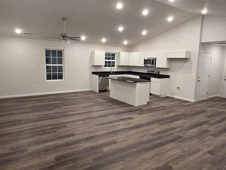 408 Stirrup Ln — Photo 5