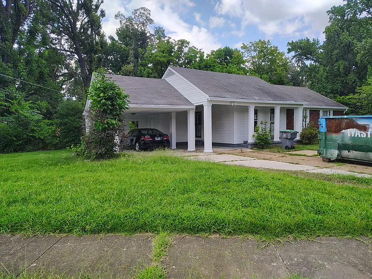 1560 Hester Rd — Photo 1