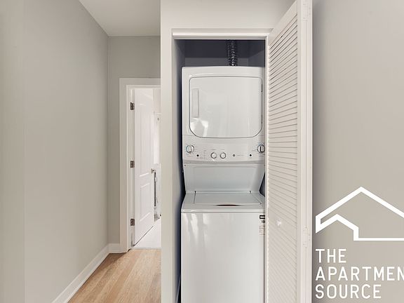 3rd image of 4838 N Wolcott Ave #1