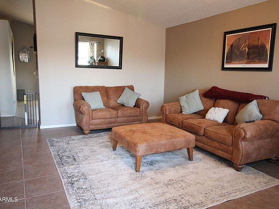 3rd image of 10940 E Crescent Ave