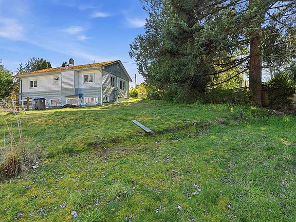 3rd image of 5689 Porpoise Bay Rd