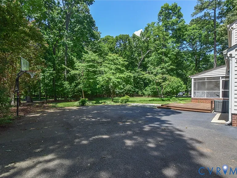 13921 Whitechapel Rd — Photo 38