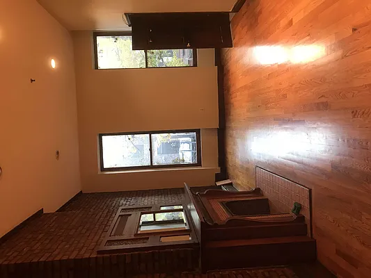 Rented by PLUSH REALTY Inc | media 28