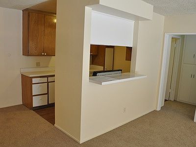 1st image of 5258 Newcastle Ave APT 3