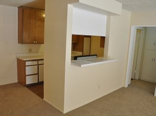 5258 Newcastle Ave APT 3, Encino, CA 91316