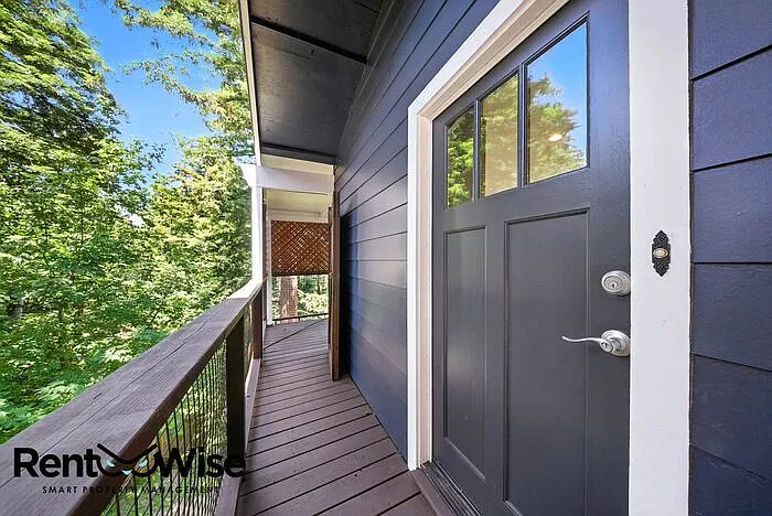 3 bed, 3.0 bath, 2040 sqft, $6,500 — Photo 4