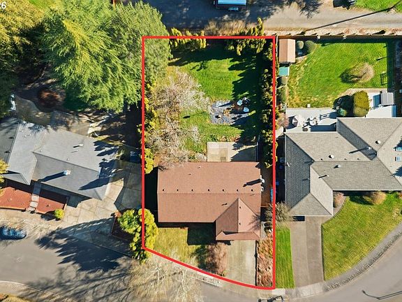 3rd image of 2314 SE Keller Ave