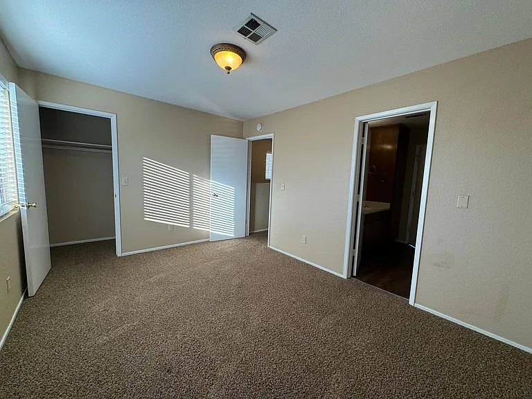 2125 Charade Way — Photo 8