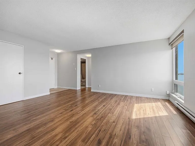155 Front St N #1505 — Photo 6