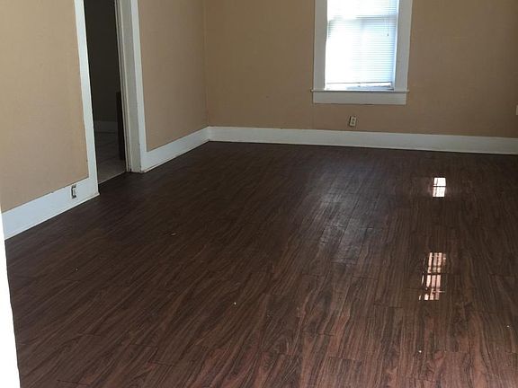 3rd image of 225 Ward Ave