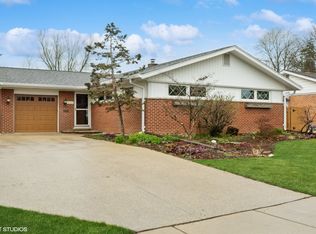520 S Waterman Ave, Arlington Heights, IL 60004