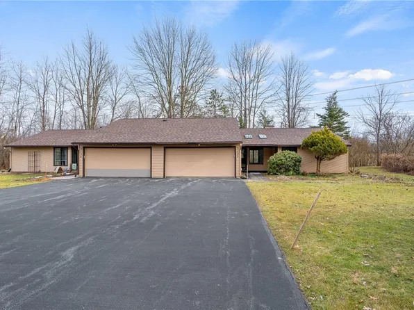 3122 Amesbury Dr, Baldwinsville, NY 13027