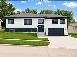 4720 Tyler St, Sioux City, IA 51108