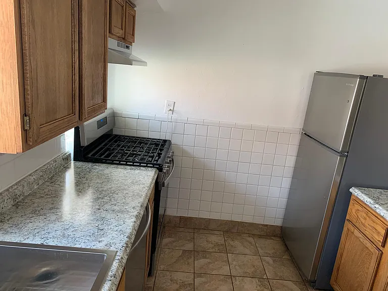 49 Brighton Way #2S — Photo 3