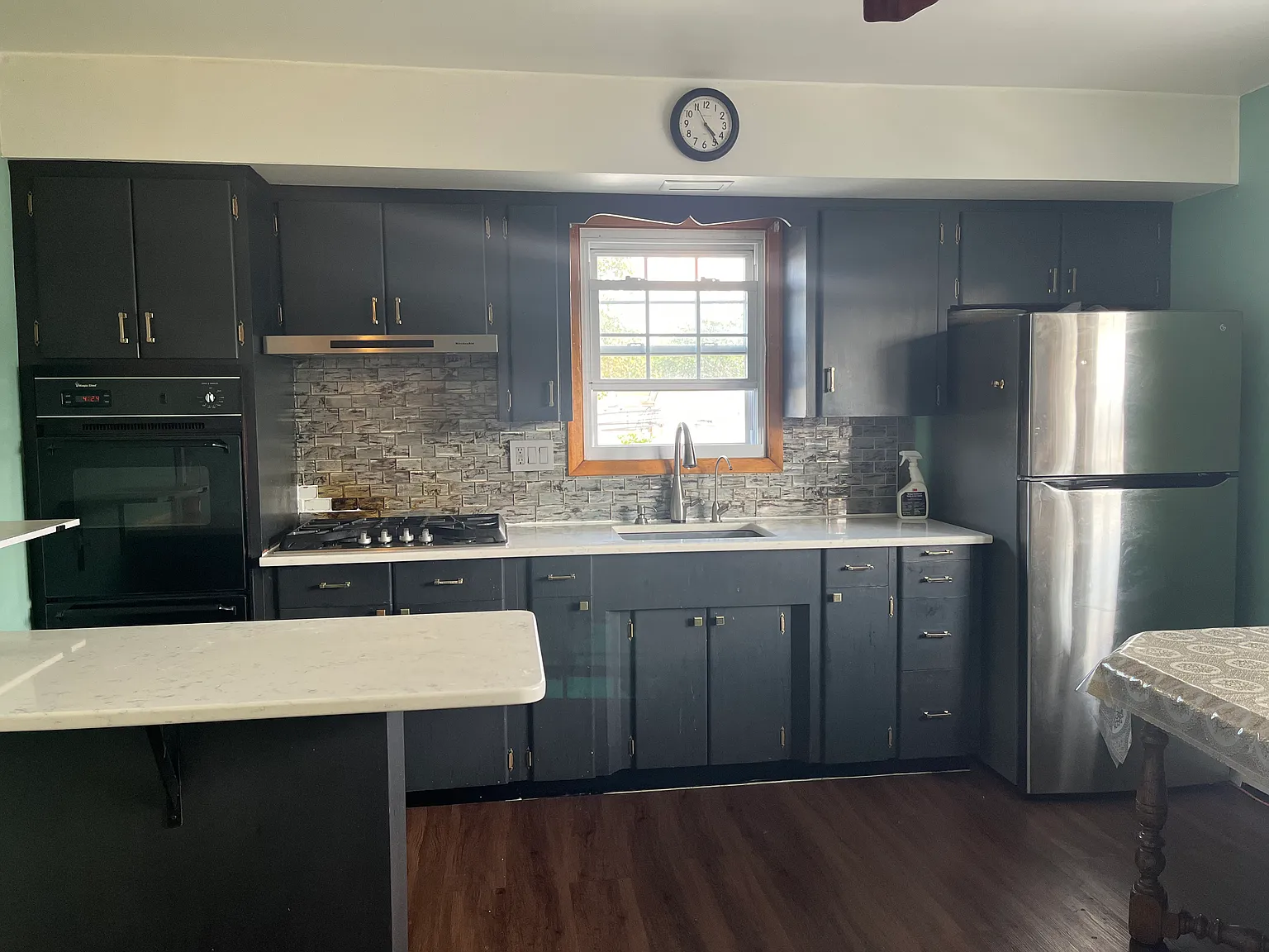 2 bed, 850 sqft, $2,650 — Photo 3