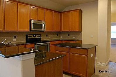 5th image of 713 Silvermoon Dr