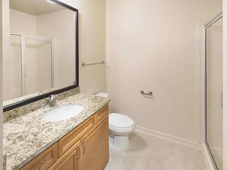 Signal Hill Apartment Homes — Photo 15