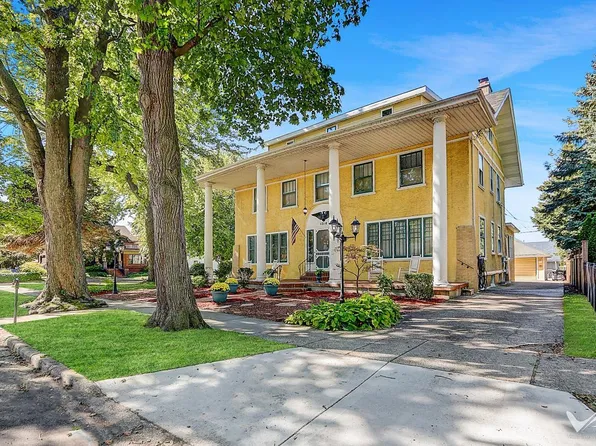 1218 State St, Saint Joseph, MI 49085