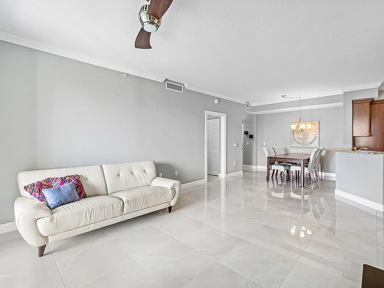 1411 Renaissance Way #411 — Photo 5