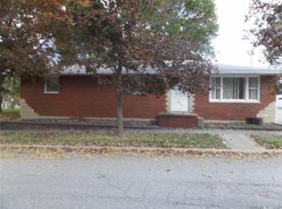 809 Cypress St, Highland, IL 62249