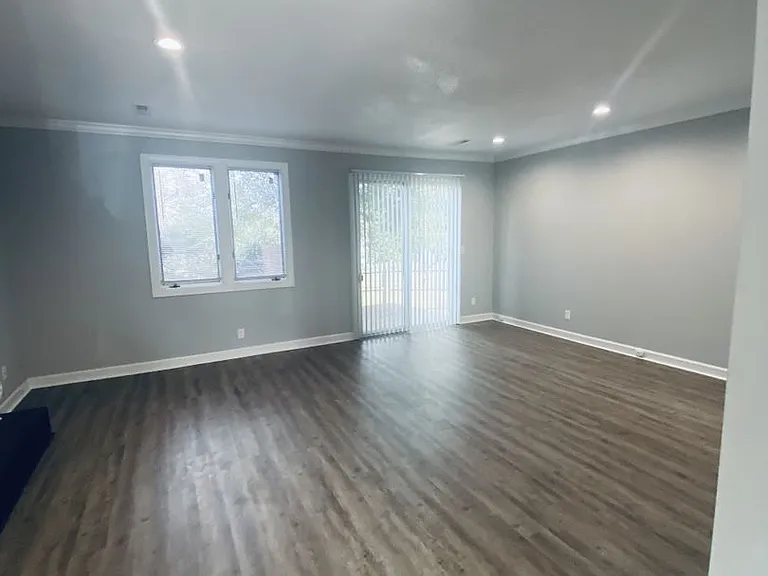 205 Forest View Ct — Photo 12