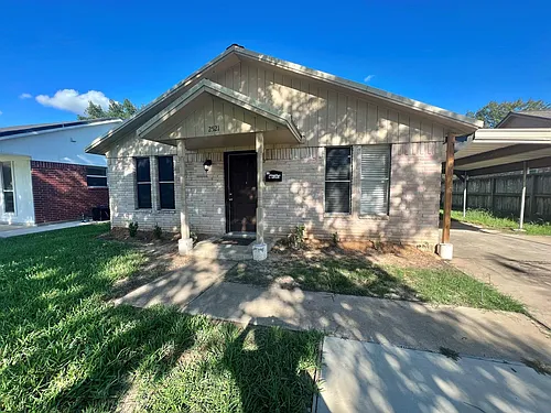 2521 Pearland Ave Photo 1