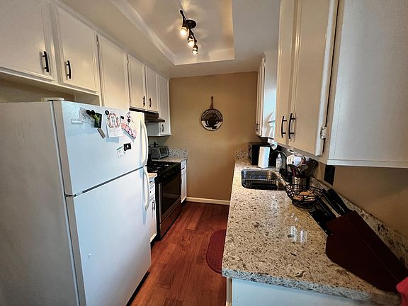 Kitchen - appliances included