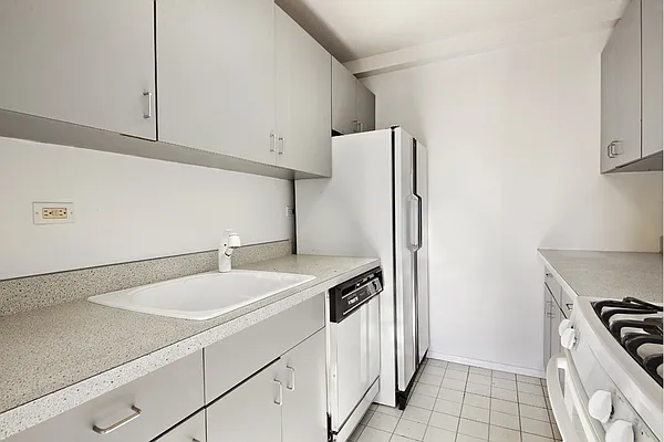 Sold by Stribling | media 27