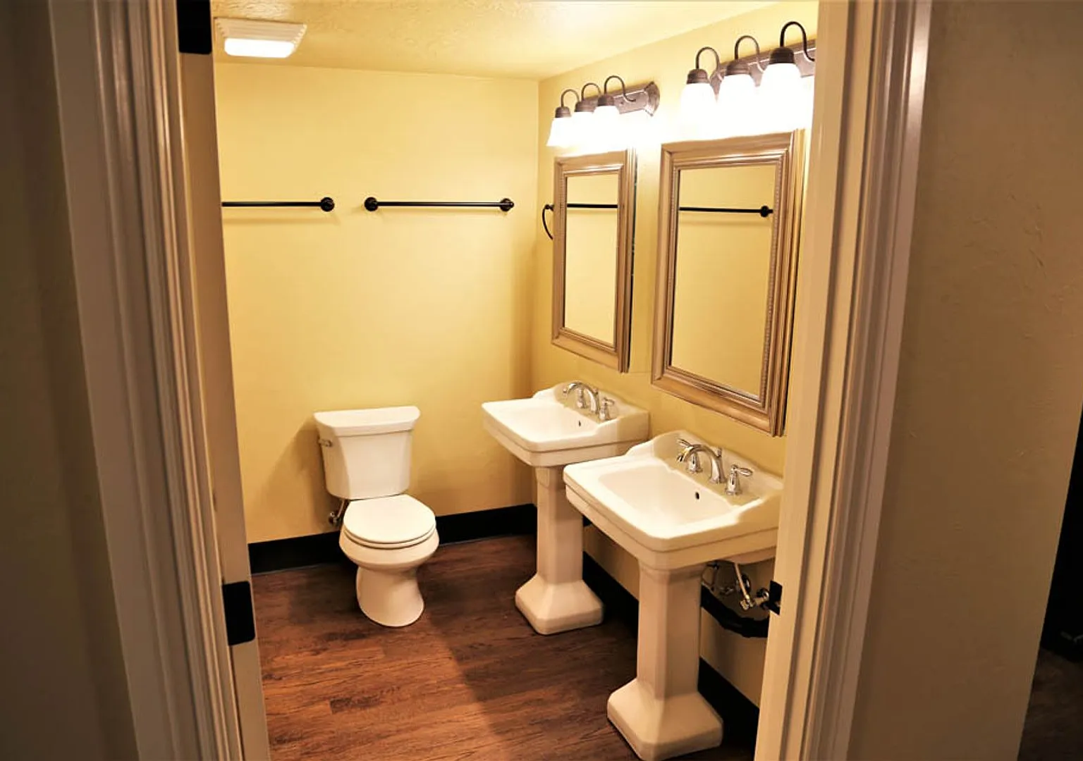 685SEVera — Photo 1