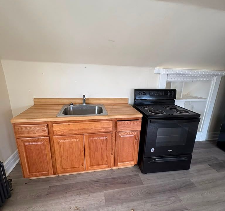 1st image of 184 Columbia Ave #1