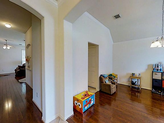 5th image of 2418 Verano Dr