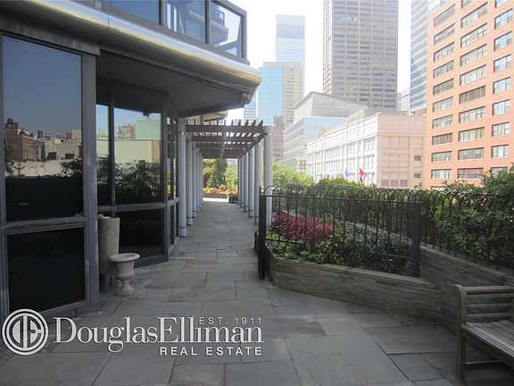 3rd image of 200 E 61st St APT 9F