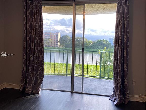 5th image of 9360 Fontainebleau Blvd #415D